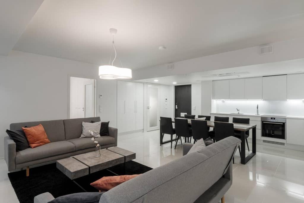 Sleek And Spacious 3 Bedroom Apartment In City Centre Helsinki Ngoại thất bức ảnh