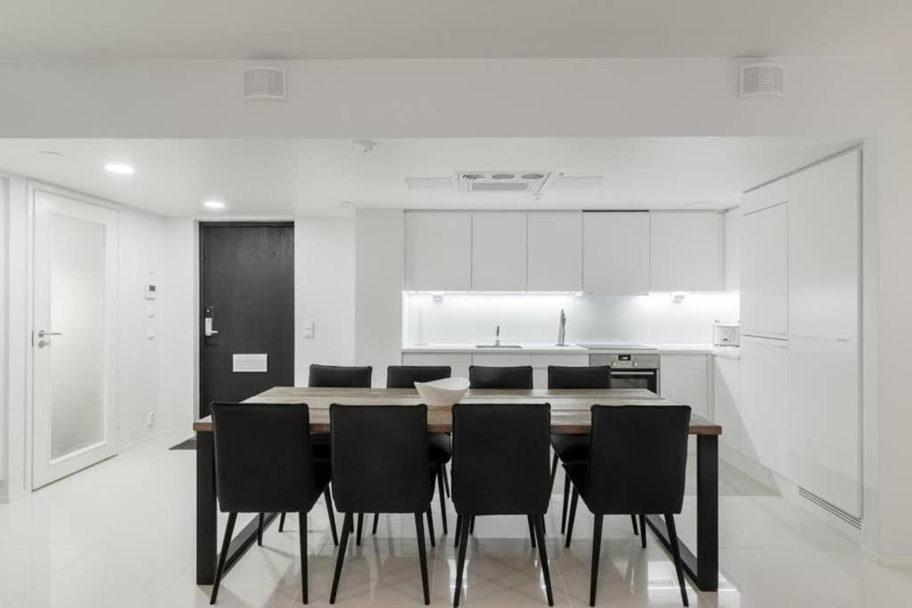 Sleek And Spacious 3 Bedroom Apartment In City Centre Helsinki Ngoại thất bức ảnh